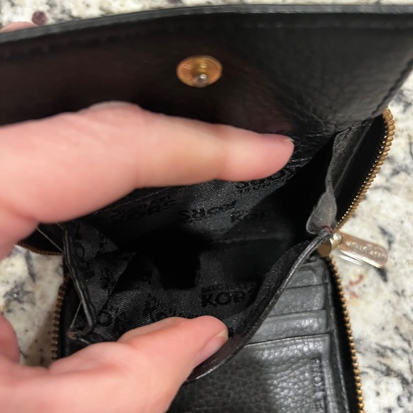 Authentic Michael Kors wallet - Picture 5 of 5